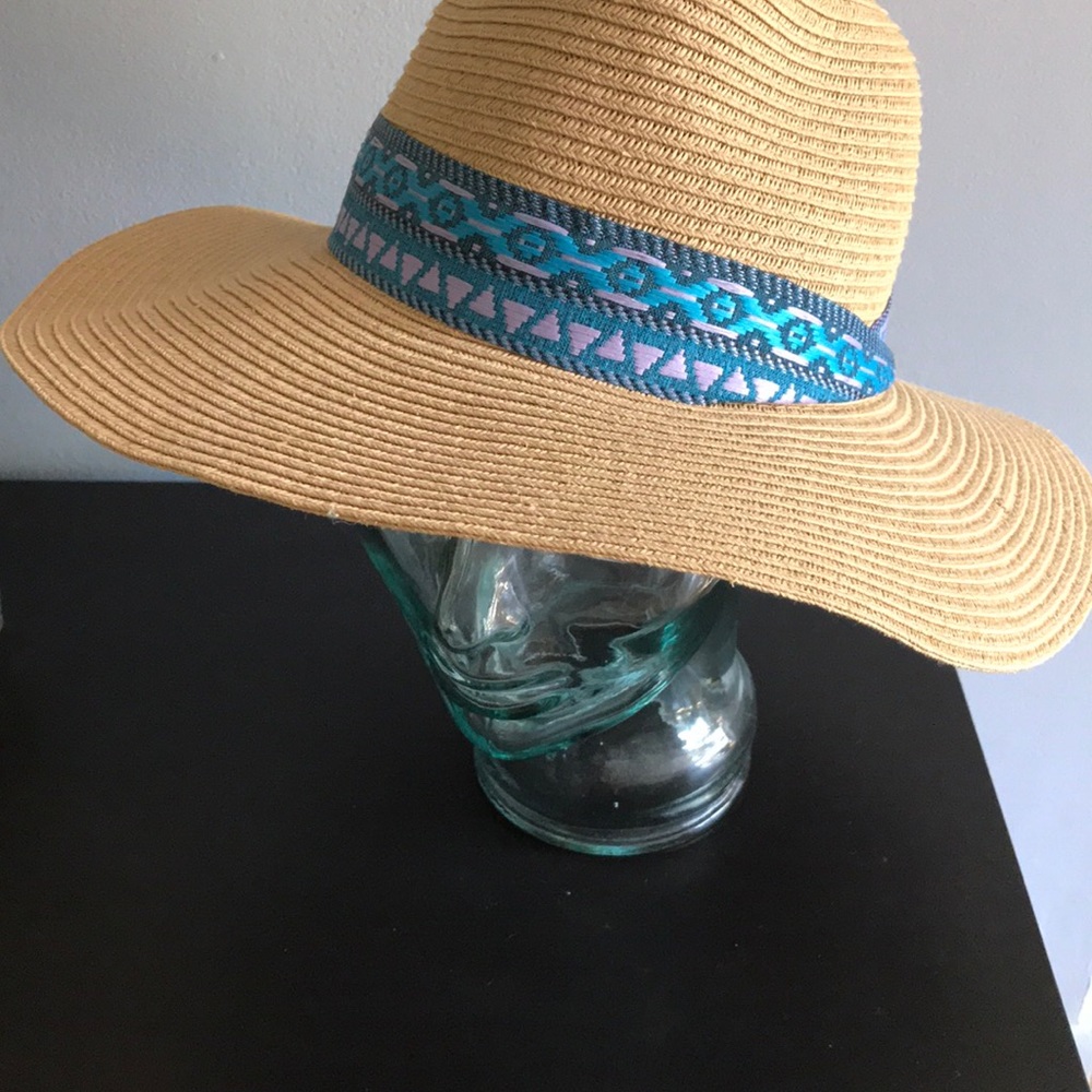 Hat - Picture 5 of 8